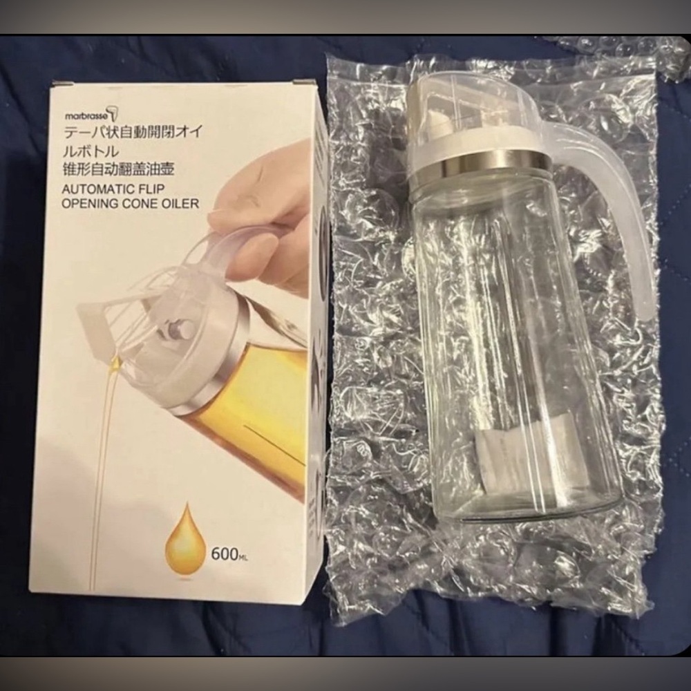 Olive Oil Dispenser Bottle 20oz. Condiment pouring Container (Glass)  - New